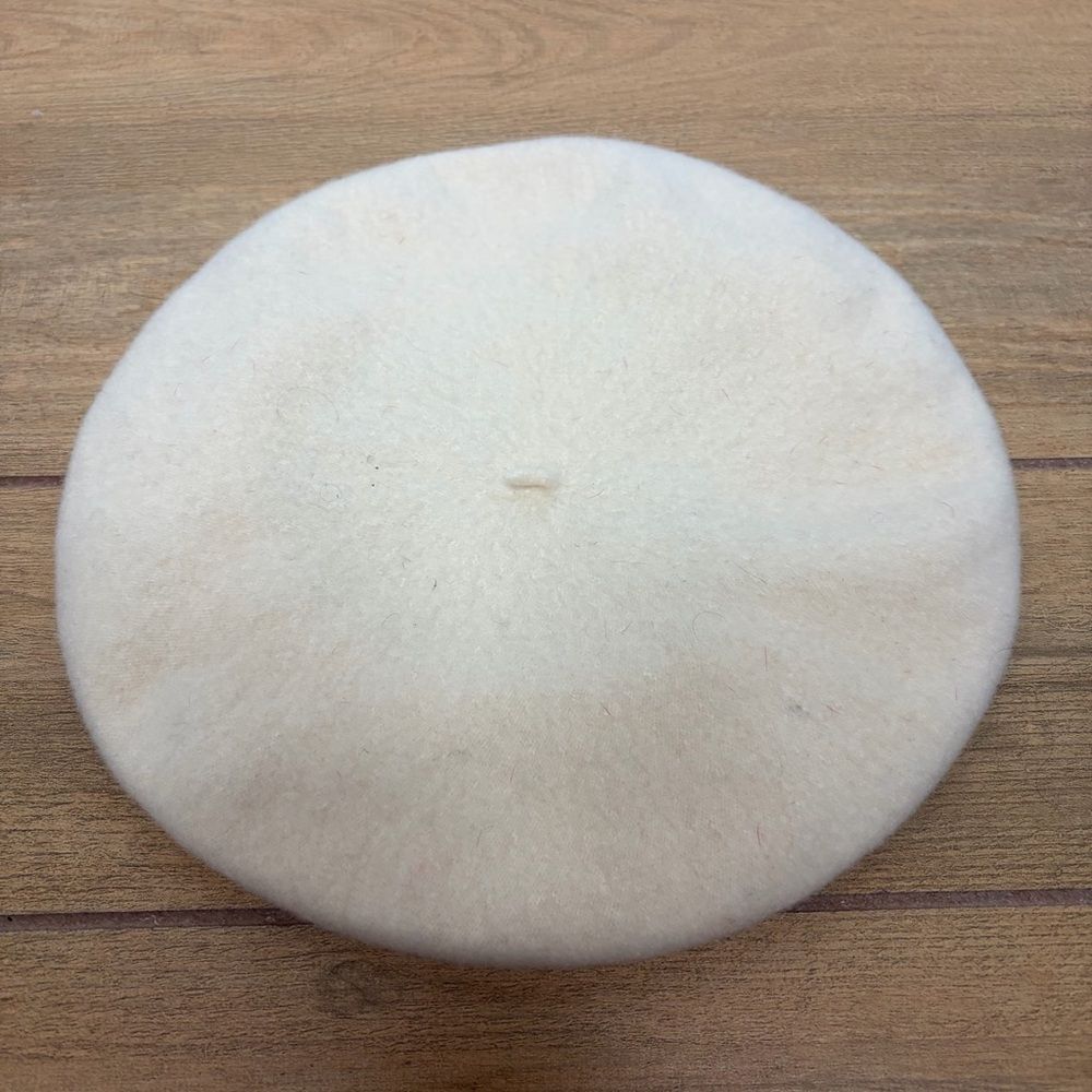 VINTAGE- 100% Wool Beret Made in England Cream Color
